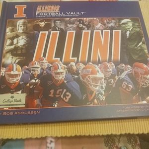NIB Illinois Football Vault Book
